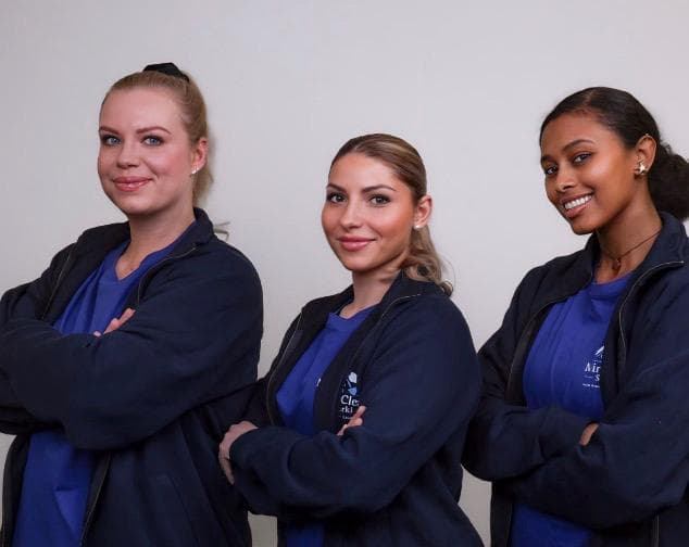 Das Team von Mira Clean Sharki – professionell und eingespielt